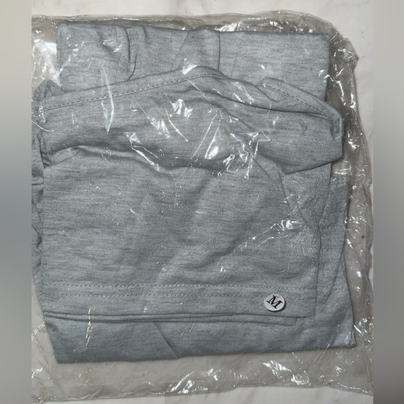 Grey short loungewear or gym SET - Picture 2 of 5